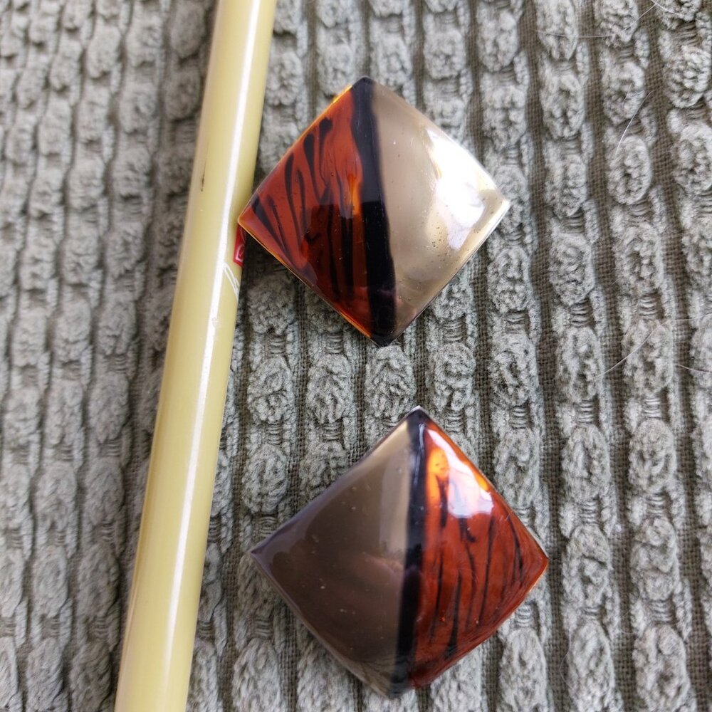 vintage acrylic pierced earrings